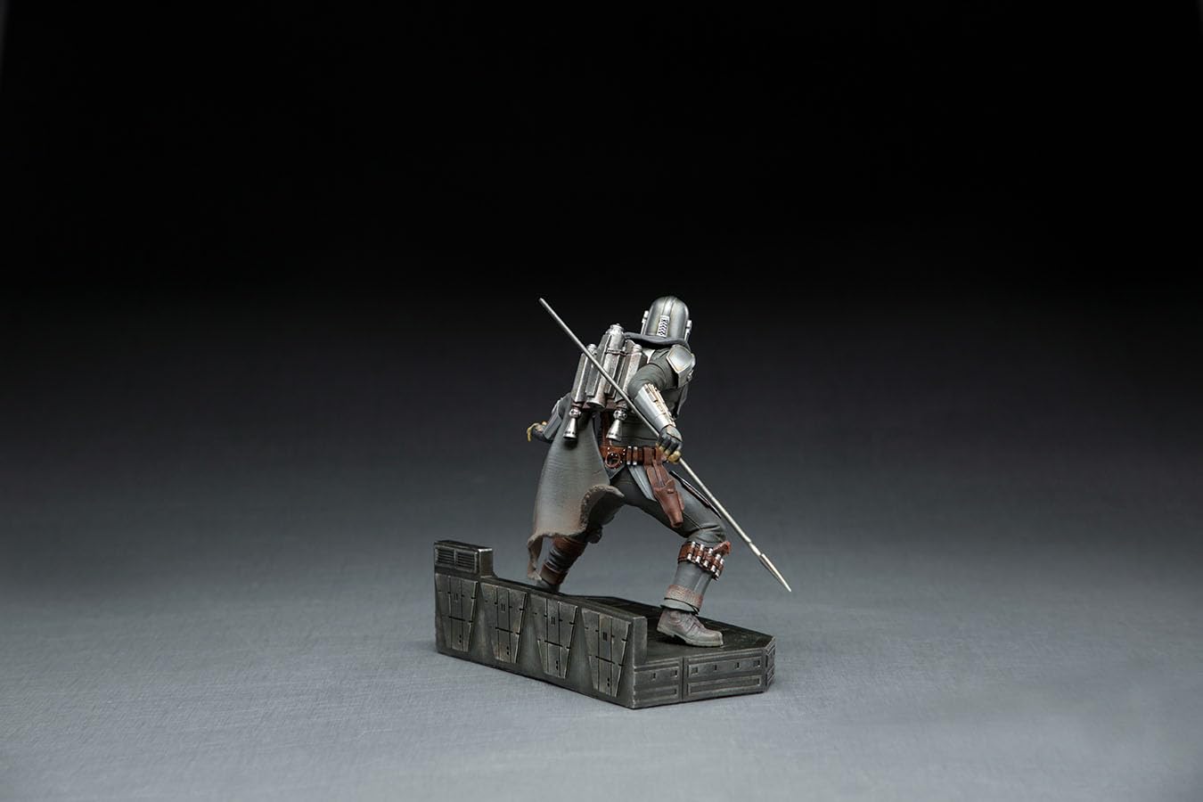 Amazon.co.jp: Iron Studios スター・ウォーズ マンダロリアン 1:10